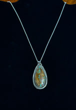 Load image into Gallery viewer, Royston Ribbon Teardrop Necklace
